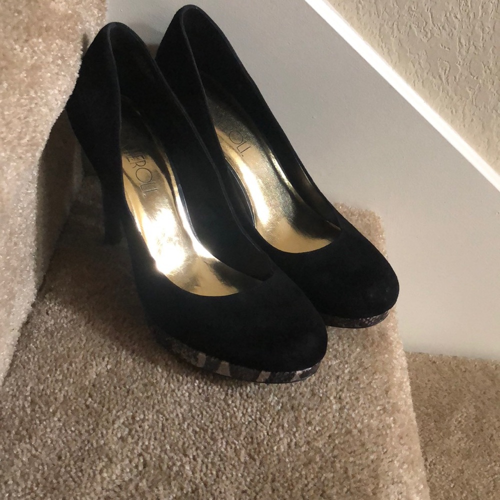 BW Via Neroli Black Suede Heels